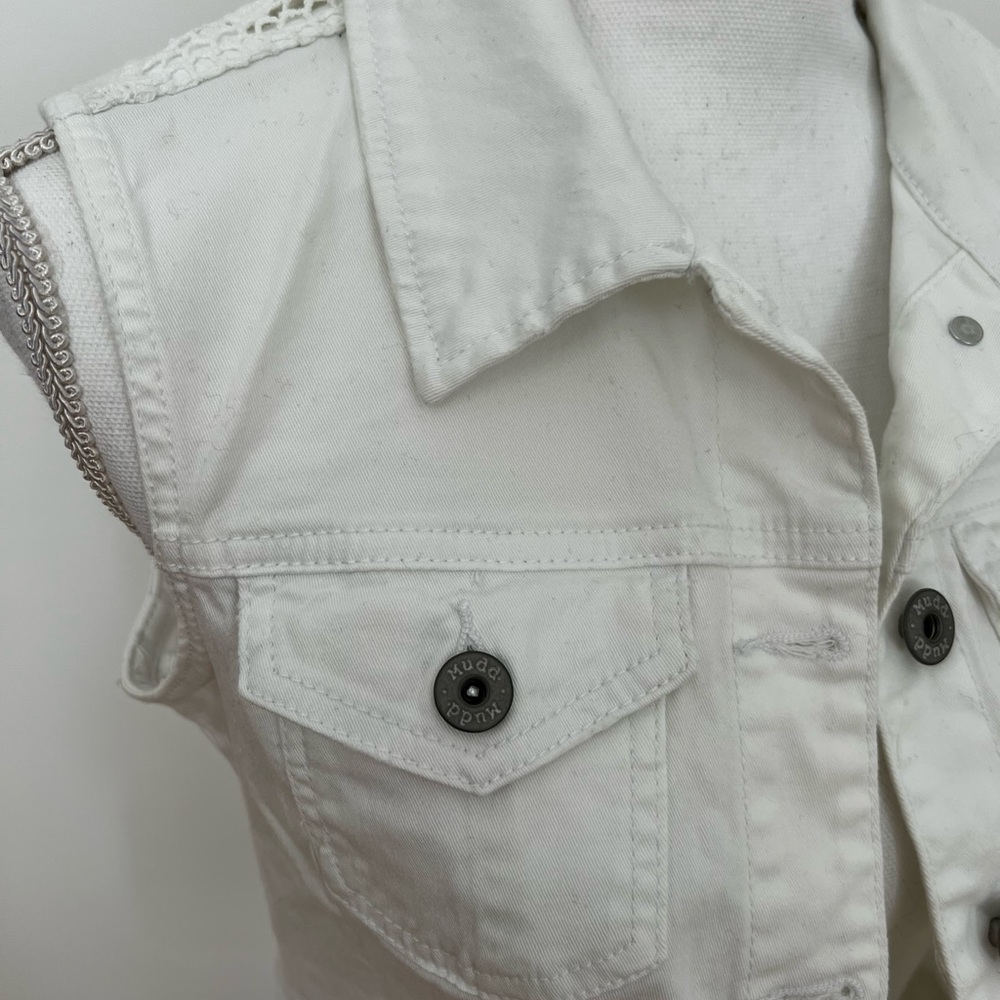 White denim sleeveless vest SMALL - Picture 5 of 10